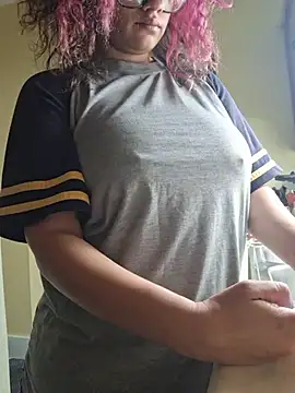 Snapshot of VelvetVixen_735 chatting on March 25, 9:04 am VelvetVixen 735 online show from March 25, 9:04 am