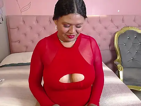 Snapshot of SweettLove__ chatting on February 14, 1:52 pm SweettLove online show from February 14, 1:52 pm