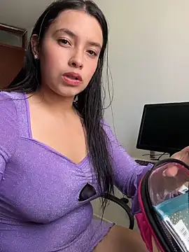 Snapshot of Miss_Bella_Flame chatting on March 20, 8:14 pm Miss Bella Flame online show from March 20, 8:14 pm