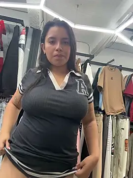 Snapshot of Miss_Bella_Flame chatting on April 6, 4:52 pm Miss Bella Flame online show from April 6, 4:52 pm