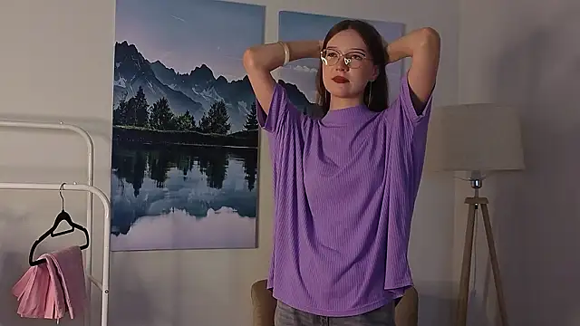 AlisaSyers online show from February 13, 6:31 am