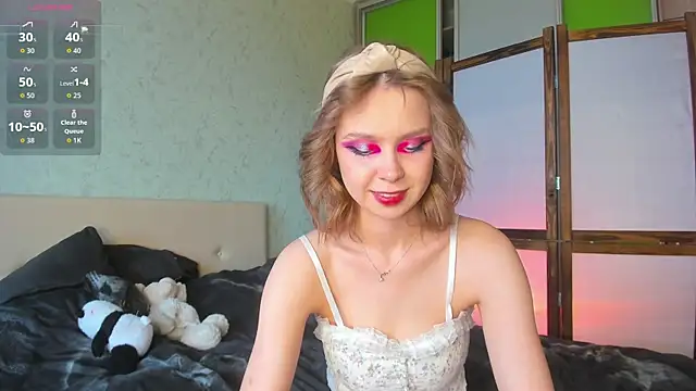GlitchyDolly online show from May 6, 4:30 am