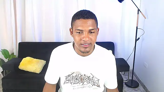 Snapshot of MaxCum18_ chatting on February 14, 2:25 pm MaxCum18 online show from February 14, 2:25 pm