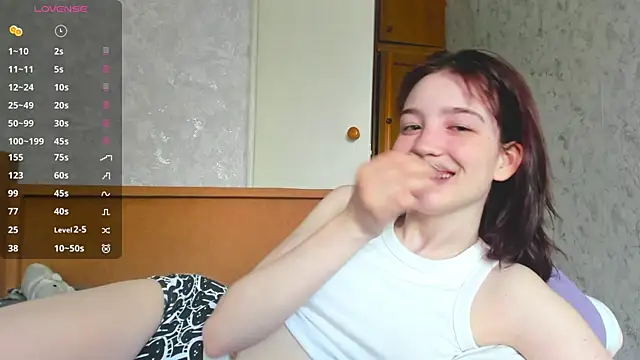 Snapshot of EvonDales chatting on June 26, 12:42 pm EvonDales online show from June 26, 12:42 pm