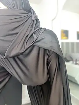 aminaa  online show from February 18, 6:59 pm