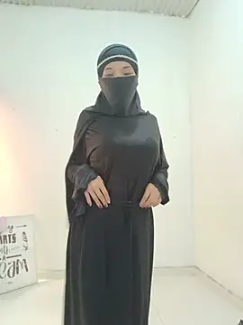 Snapshot of aminaa_ chatting on July 1, 2:18 pm aminaa online show from July 1, 2:18 pm