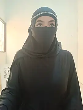 Snapshot of aminaa_ chatting on July 9, 7:18 pm aminaa online show from July 9, 7:18 pm