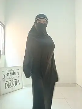 Snapshot of aminaa_ chatting on July 10, 8:00 pm aminaa online show from July 10, 8:00 pm