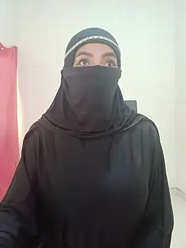 Snapshot of aminaa_ chatting on July 21, 6:43 pm aminaa online show from July 21, 6:43 pm