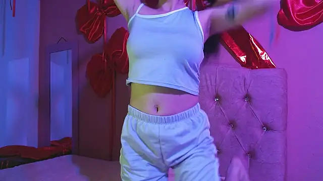 Snapshot of you_star chatting on April 6, 5:47 pm you star online show from April 6, 5:47 pm