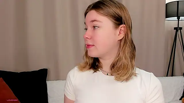 Snapshot of MaraaSwan chatting on February 22, 12:12 am MaraaSwan online show from February 22, 12:12 am