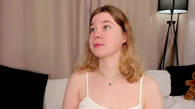 Snapshot of MaraaSwan chatting on March 7, 3:47 am MaraaSwan online show from March 7, 3:47 am