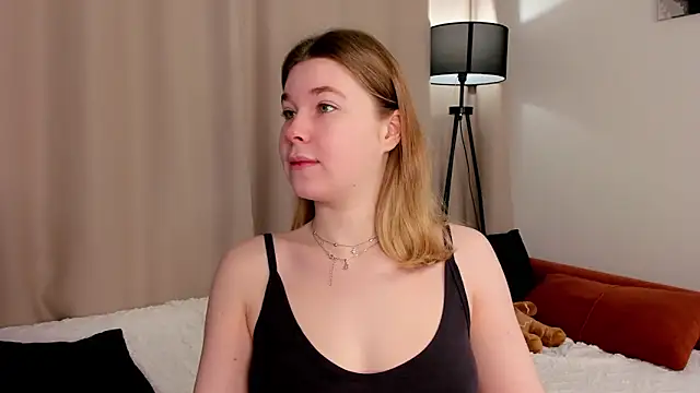 Snapshot of MaraaSwan chatting on March 18, 3:53 am MaraaSwan online show from March 18, 3:53 am