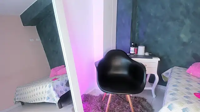 Snapshot of BySabrina chatting on March 25, 12:11 pm BySabrina online show from March 25, 12:11 pm