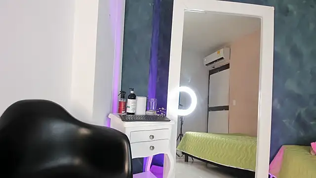 Snapshot of BySabrina chatting on March 27, 12:16 pm BySabrina online show from March 27, 12:16 pm