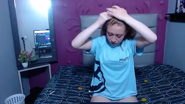 casandraroberthrs707 online show from March 26, 8:03 pm