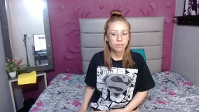 casandraroberthrs707 online show from March 28, 7:57 pm