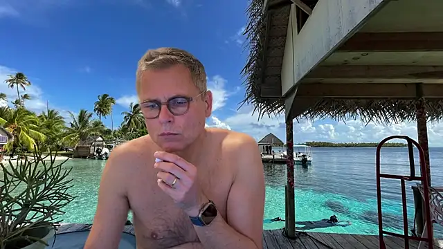 Snapshot of stephcmoi007 chatting on April 3, 7:34 pm stephcmoi007 online show from April 3, 7:34 pm