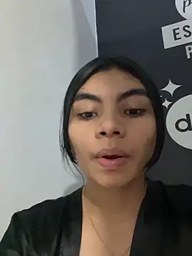 eimmy  skinny online show from May 16, 12:40 am