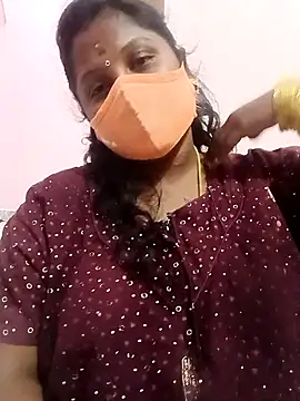 Snapshot of tamilkaviya431 chatting on February 13, 5:42 pm tamilkaviya431 online show from February 13, 5:42 pm