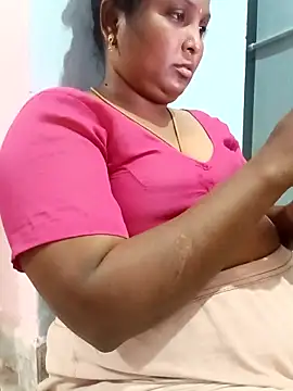 tamilkaviya431 online show from February 21, 9:49 pm