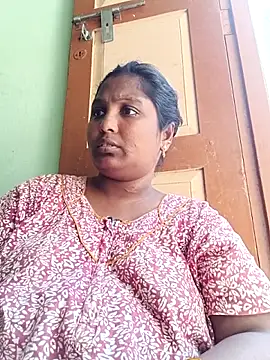 Snapshot of tamilkaviya431 chatting on April 12, 5:12 am tamilkaviya431 online show from April 12, 5:12 am