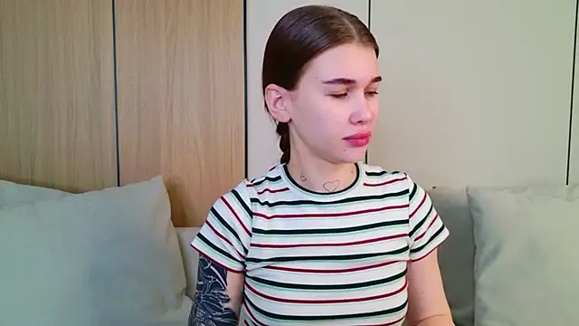 Hana Watt online show from March 27, 5:46 am