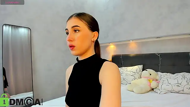 Emily Lews online show from March 3, 1:01 am