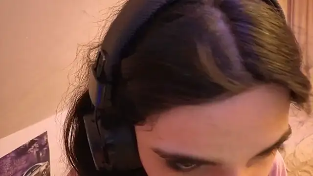 Blissmissataeses online show from March 26, 3:17 pm