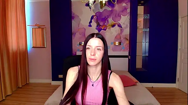 NoirDiva online show from May 7, 5:57 am