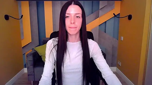 NoirDiva online show from May 9, 11:59 am