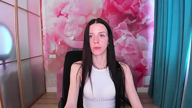 NoirDiva online show from May 14, 6:20 am