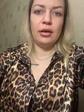 Snapshot of Margo2373 chatting on February 13, 5:42 pm Margo2373 online show from February 13, 5:42 pm