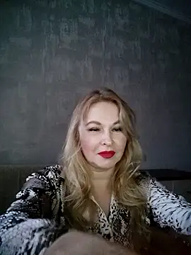 Snapshot of RossieGlow49 chatting on February 15, 2:47 pm RossieGlow49 online show from February 15, 2:47 pm