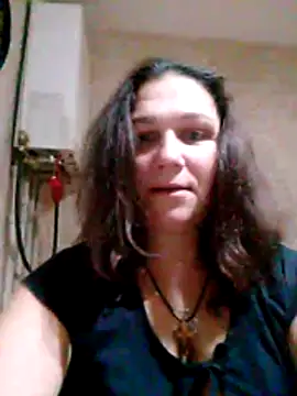Snapshot of Susan8421 chatting on February 17, 5:19 pm Susan8421 online show from February 17, 5:19 pm
