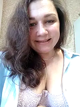 Snapshot of Susan8421 chatting on March 13, 5:58 am Susan8421 online show from March 13, 5:58 am