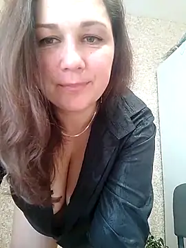 Snapshot of Susan8421 chatting on March 19, 9:24 am Susan8421 online show from March 19, 9:24 am