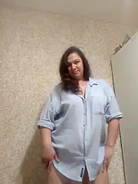 Snapshot of Susan8421 chatting on April 17, 8:56 pm Susan8421 online show from April 17, 8:56 pm