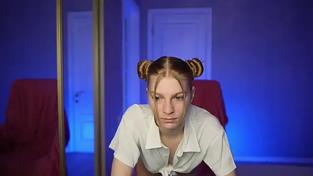 AlisMil online show from April 2, 9:29 am