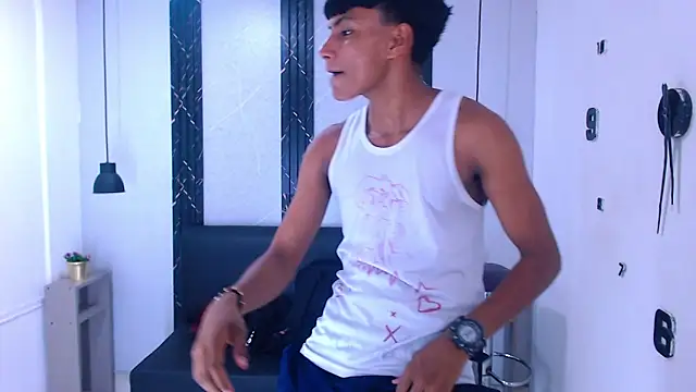 Snapshot of Kyle_Dimons chatting on March 31, 11:49 pm Kyle Dimons online show from March 31, 11:49 pm