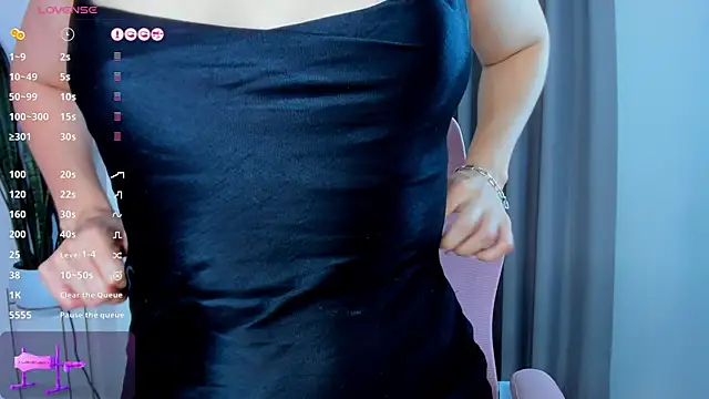 sara ospina22 online show from May 26, 9:55 pm