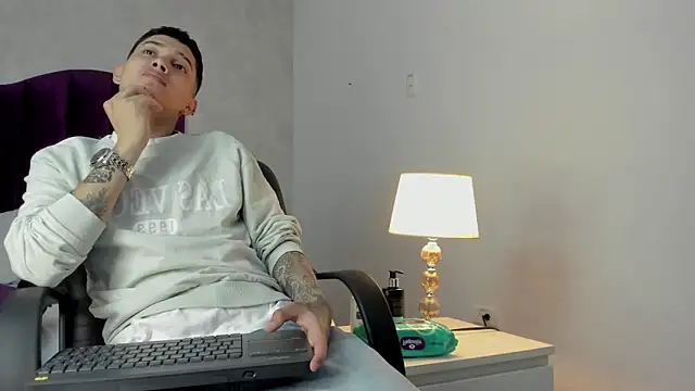 JoshBeech online show from March 17, 1:14 pm