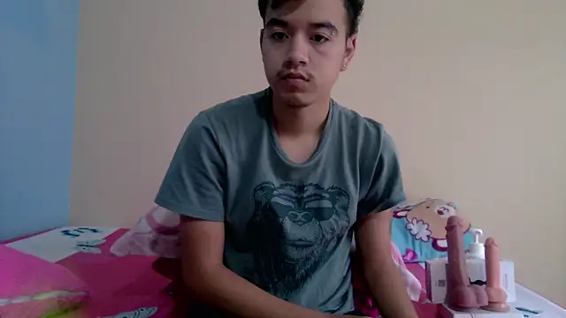 Snapshot of IronDante chatting on April 6, 12:06 pm IronDante online show from April 6, 12:06 pm