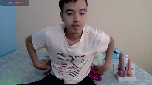 Snapshot of IronDante chatting on June 4, 12:11 pm IronDante online show from June 4, 12:11 pm