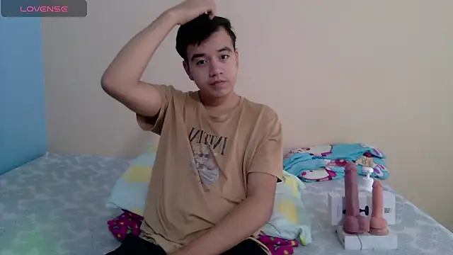 Snapshot of IronDante chatting on June 19, 12:20 pm IronDante online show from June 19, 12:20 pm