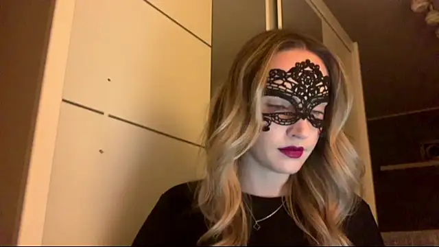 AmelieHot online show from February 16, 6:59 pm