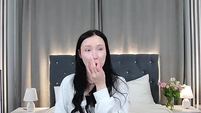 Snapshot of VikkyVonn chatting on April 9, 10:42 am VikkyVonn online show from April 9, 10:42 am