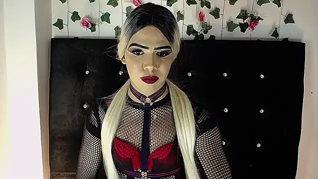 Snapshot of Kristal_Queen01 chatting on April 1, 1:41 pm Kristal Queen01 online show from April 1, 1:41 pm