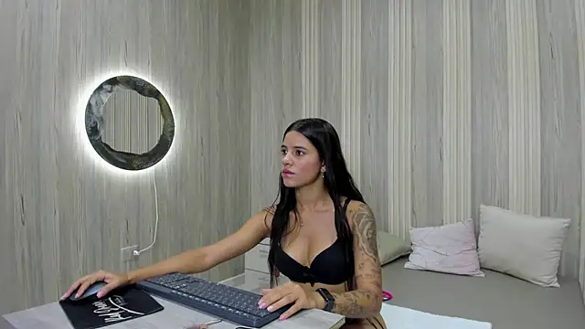 Isabellaa Rosee online show from May 3, 8:15 pm