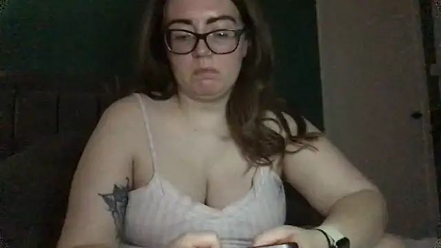 Snapshot of CurvyBx chatting on March 10, 9:20 pm CurvyBx online show from March 10, 9:20 pm